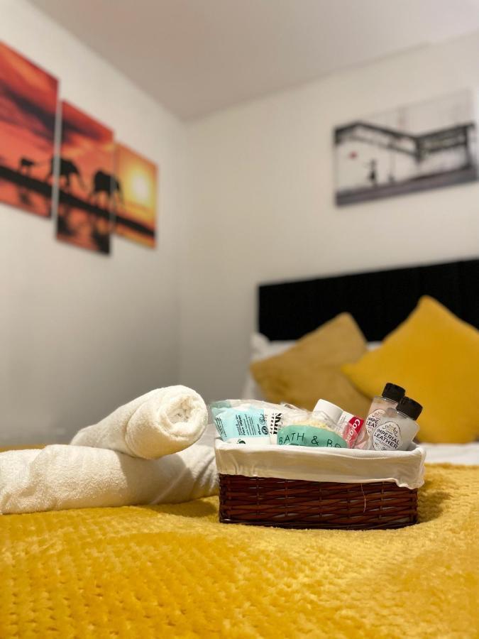 Luxurious 2 Bed Apartment In Heart Of Burnley With Private Parking 외부 사진